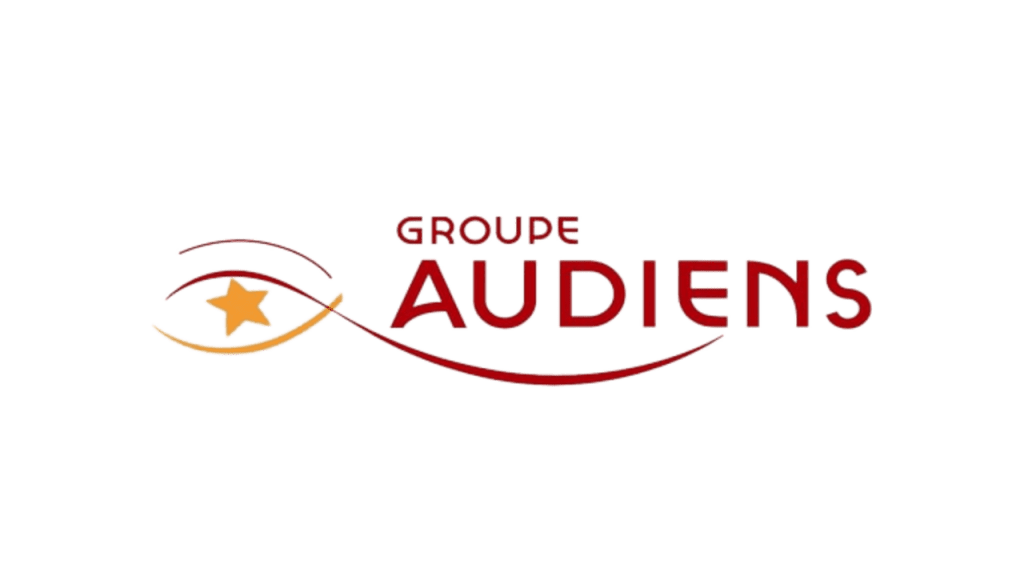 Logo Groupe Audiens sur fond vert.